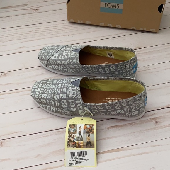 Toms Grey Chambray Ten Year Anniversary - Picture 11 of 12
